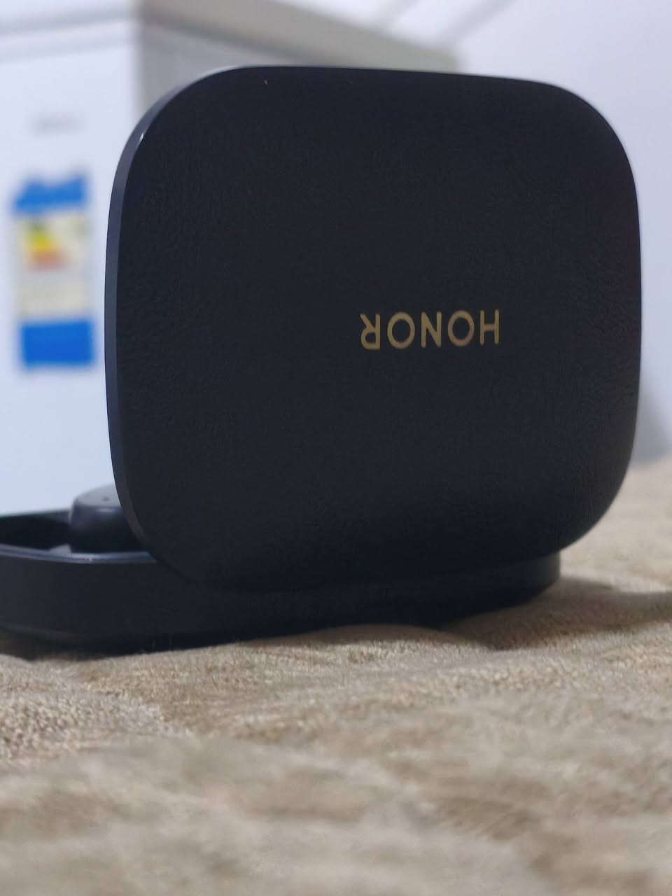 السلام عليكم 
سماعة هونر اصليه 
اسم السماعة HONOR EAR BUDS OPEN 
مميزاتها موجودة بالفيديو 
السعر 85 ألف و بيها مجال علما سعر الجديدة 170 ألف لو مراوس بسماعه هيد سيت هايبر اكس كلاود 
الموقع بعقوبة المفرك 
***********
