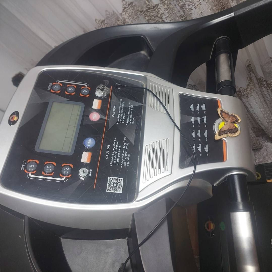 جهاز سير كهربائي (Treadmill) من طراز
Super Master Fitness N-288
Super Master Fitness الماركة والطراز
Taiwan Quality N-288.
النوع: جهاز سير كهربائي منزلي.
 مصمم للجري والمشي لتعزيز اللياقة البدنية في المنزل يتميز بوجود شاشة عرض للسرعة والمسافة والسعرات الحرارية، بالإضافة إلى إمكانية طيه لتوفير المساحة. السعر٤٠٠$


**إذا كنت صاحب هذا الإعلان وتريد حذفه لأي سبب، رجاءا أرسل رسالة إلى الدعم الفني**