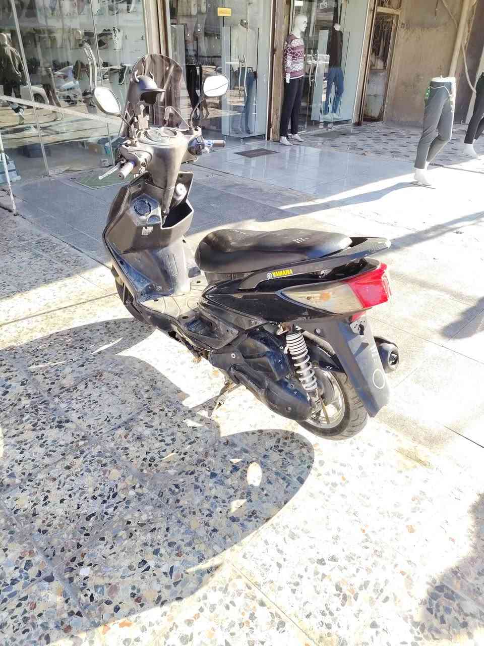 السلام عليكم دراجه سكنس فحل 140 نظافتها 70% مكان الشرطه الرابعه بياع مكينه ما مفتوحه رقم *********** مستعجل على سعرها ب 550 بها مجال.
