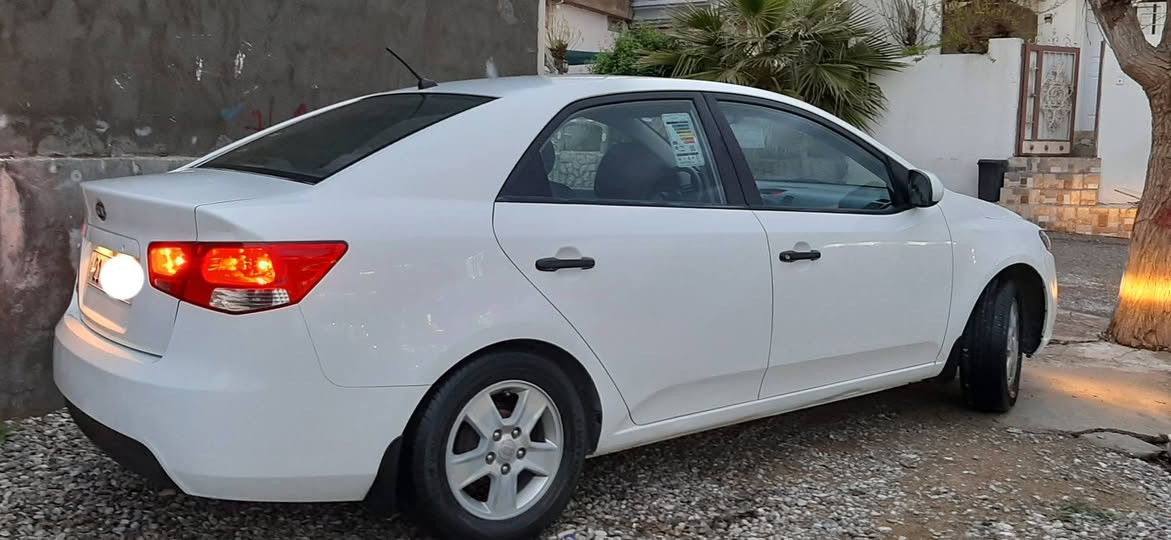 بسم الله الرحمن الرحيم 
كيا سيراتو خليجي موديل ٢٠١١ زيرو شركة البخيت سيارة دعامي لدعامي كل وضع الشركة حتي مسجل البيلادي سيارة حيل حيل نضيف بمعنى الكلمة جديد حتى سبير مانزل سيارة كاعيات فرشات كشنات نفص وضع الشركة نفص مواصفات سيارة لشركة بيد شخص سيارة فقط ٥٦ الف ماشي حقيقي بشرت كمبيوتر ماشاء الله جديد جديد سيارة دعامي امامي حتى دعامي خلفي بدون ضربة بدون حادث بدون دواخل بس بيها باب طرف سكن خلفي فقط صبغ بس بمب للجمالية اثر شخط باقي كفالة عامة 
اربع تايرات جديد منظومة صدر امامي وخلفي جديد حدادية كير محرك برغي مامفتوح تنقيص تبخير صوت دخان بشرت فحص كهربائي كل اشتغل سيارة سيرفس عام مبدل بانصات اصلي دهن محرك هايدرولك كير كل جديد سيارة بدون مصرف سنوية جديد هزة براد جديد رقم انكليزي جديد نفص اليوم تحويل سيارة بدون غرامه سيارة بأسمي صديقي نفص مكان 
مكان سيارة سليمانية داخل سليمانية مقابل مطار سليمانية بداية سليمانية *********** سيارة صونر منشور تفاصيل مكتب 
رجاءا بس بيع بدون مراوس السليمانية, العراق
