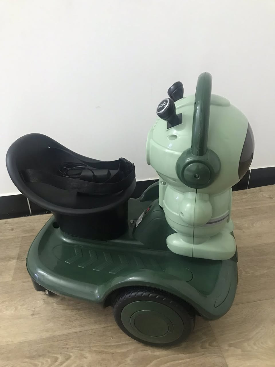 السلام عليكم 
دراجة احاديه مال اطفال
من عمر سنه ونص الى 5 سنوات 
وبعدها جديده  واجتني هديه 
اي شخط وضرر ما بيها تحتوي على شاحنه وحزام 
العنوان السيديه 
السعر 45 بيها مجال وتوصيل مجاني


**إذا كنت صاحب هذا الإعلان وتريد حذفه لأي سبب، رجاءا أرسل رسالة إلى الدعم الفني**