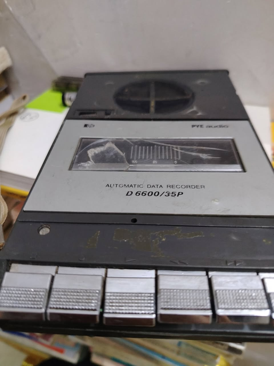 العلامة التجارية: PYE Audio
الموديل: D6600/35P
النوع: Automatic Data Recorder (مسجل بيانات أو مسجل كاسيت تلقائي، يُستخدم غالبًا لتسجيل الصوت أو البيانات).
مصدر الطاقة:
6 فولت DC.
يعمل على 4 بطاريات AA (R6).
أو عن طريق محولة كهرباء 6 فولت
حالة الجهاز ممتروك لفترة طويلة وغير مجرب مؤخراً
لا يعمل حاليا ماعرف السبب،


**إذا كنت صاحب هذا الإعلان وتريد حذفه لأي سبب، رجاءا أرسل رسالة إلى الدعم الفني**