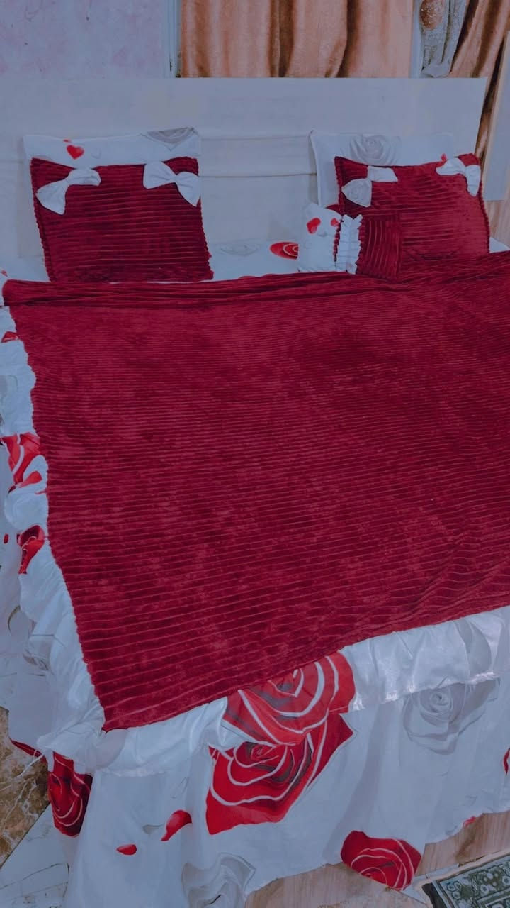 فرشه عيد الحب
تتكون من 6قطع 
تفيدكم بعيد الحب وبعد عيد الحب يعني ثنين في واحد 
تحتوي على 
4وجه مخده 
1كوشايه ممليه ع شكل جوكليته 
فرشه لاستيك اربع جهات وتلث جهات كشكش
وغطوه جميله انيقه بلون مميز 
 وين تلكون هيج جمال وترتيب فرشه متعوب عليها وتوصيل هم مجاني وبيع مباشر ❤😍
@إشارة 
الاصدقاء


**إذا كنت صاحب هذا الإعلان وتريد حذفه لأي سبب، رجاءا أرسل رسالة إلى الدعم الفني**