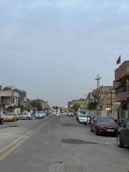 السلام عليكم
بيت للبيع المساحه ٦٥ متر 
الواجهه ٥ والنزال ١٣ 
طابقين كامل.مفتاح 
زراعي شاكر العاني سند 25
شارع السوداني قرب محطه الؤلؤه 
خدمات كامله مع التبليط 
السعر 110 للاستفسار الاتصال عل الرقم ***********
