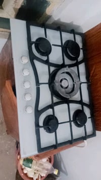 طباخ غاز  مستعمل فقط شهر واحد سوباياته مدهنه بسبب الاهمال تكدرون تبدلو...