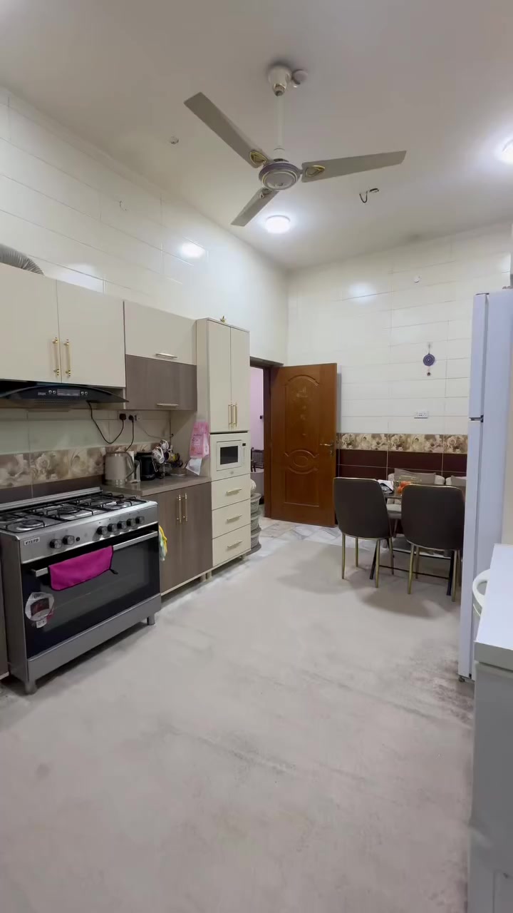 بيت للإيجار سكن او مكتب
( البراضعيه - خلف ورق عنب )📍
بيت حديث ، مناسب للعوائل .
مساحة 200 متر .

يتكون من:
•3 غرف نوم
 • صالة واسعة
 • مطبخ مؤثث ( كاونتر ) 
 • صحيات (حمامات) 
 • كراج يسع سياره 

السعر : مليون وربع (1.250)

للاستفسار: 
***********
***********
