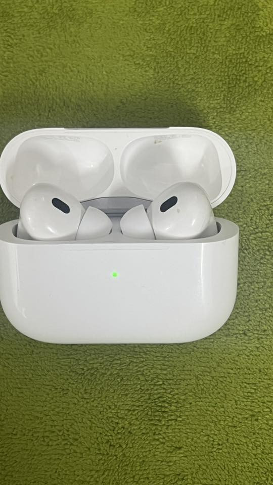 1.ابل الجيل الاول /حجم 38/طافيه فحم —————————-
2. فت بت فيرزا 4 // مع الشاحن // بدون سير // 
—————————————————-
3. ايربود برو usa
—————————————-
شوف الصور وتعال خاص وتدلل 
متوفر توصيل 🚚 لجميع المحافظات


**إذا كنت صاحب هذا الإعلان وتريد حذفه لأي سبب، رجاءا أرسل رسالة إلى الدعم الفني**