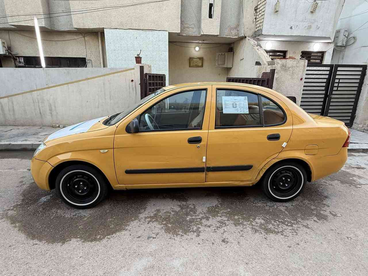 سلام عليكم من رخصه لأدمن طيبه لبيع موديل ٢٠١٤ رقم بغداد نكليزي مصفره هيه وغرمات تحويل ثاني يوم كير محرك مكفول كهربايات كله شغاله غرفه جديده تخم تاير باتري جديد صدر نضيف 
بيه صبغ جاملغ خلفي وجنطه 
مكاني بغداد الدوره 
السعر ٢٩ وبيه مجال
***********
