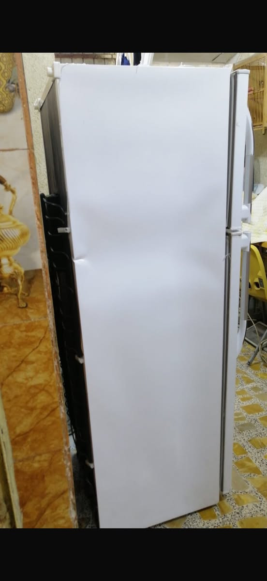 السلام عليكم ثلاجه وغساله للبيع شغالات مابيهم شي المكان بغداد جميله للتواص***********  الخاص مهمل ب300 وبيهن مجال

