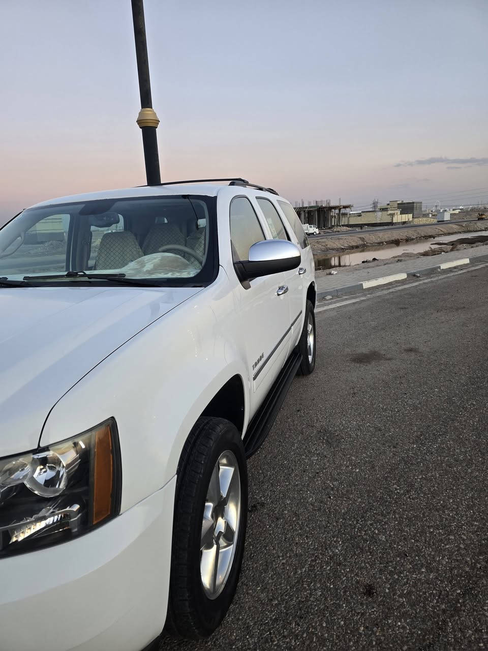 السلام عليكم
تاهو  موديل 2013 LTZ  
فول مواصفات تخم تاير كفاله عامه من صبغ وبارد وفتح 

مكان سياره بصره 
رقم  صاحب سياره ***********
