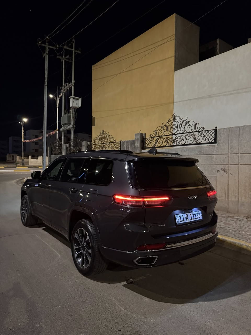 جيب كراند شروكي اوفر لاند 2022 🚨
رقم بغداد باسمي
فول مواصفات 
جكات كهرباء تصعد وتنزل السيارة 
سستم صوت ماكنتوش 19 سماعة 
دفع رباعي 
وضعيات قيادة 
اضائه لد متغيرة بالكامل داخل السيارة 
سقف بانوراما قابل للفتح 
بصمة تشغيل 
دخول ذكي في جميع الابواب 
عجلات المنيوم قياس 20 
7 مقاعد 
مقاعد جلد 
مقاعد امامية وخلفية تدفئة + تبريد 
شاشة لمس حجم كبير 
تحديد مسار ومحافظة على المسار 
حساسات امامية 
حساسات خلفية
نظام الكبح التلقائي 
مري كهرباء 
رادار امامي 
رادار جانبي 
هيتر بالمري 
تعتبم بالمري 
اوتو هولد 
اوتو ستوب 
خزن مقاعد 
مقاعد كهرباء 
٣ قطع تبريد 
جنطة ذكية كهرباء 
عداد دجتل متغير ثيمات 
وهواي مواصفات بعد
كير ماوس 
لد نهاري 
بكلايت لد
داخل مطعم بالصاج
تدفئة ستيرن
تبترونك
نظيفة جدا السيارة بدون اي نقص جاهزة من كلشي اي ملاحضة مابيهة تخم تاير جديد  
صبغ طرف الجامع والبنيد بدون ايرباك جديدة جدا
مكان السيارة كربلاء 
السعر 355$ وبيهة مجال 
للاستفسار 
***********
