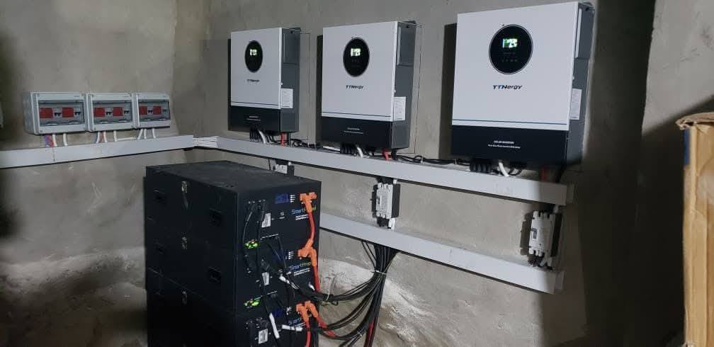 #عرض #خاص على اخر ٥انفيرترات
💯 فوترونك حجم ١٠ ك قدرة ٤٤ امبير ٤٨ فولت💪
🔥صار سعر الانفيرتر ١٠ ك ب٦٥٠ الف بسعر الانفيرتر ل٦ك⚡ 

تريد اسوي منظومه ١٥ امبير أو ٢٠ امبير أو ٢٥ امبير أو ٣٠ أشد هذا الانفيرتر وجهاز مرتاح ماعلي لود 
ومواصفات وجودة عالية وضمان
بغداد القاهره 
ويوجد توصيل لكل العراق 
***********
