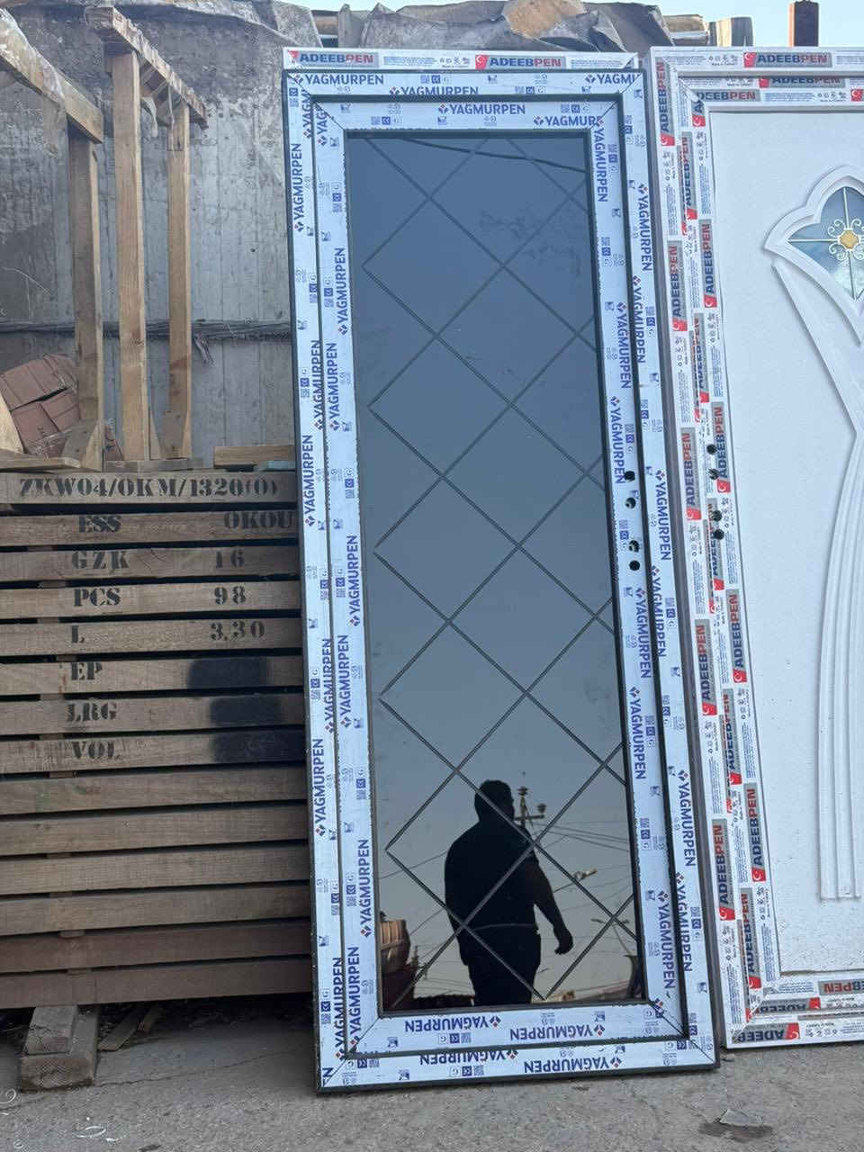 معمل حداده حيدرالصبيحاوي لعمل كافه انواع الأبواب والشبابيك بطرق الفنية الحديثة العنوان بغداد الحميدية قرب مدرسه المزايا وبأنسب الأسعار (***********)
