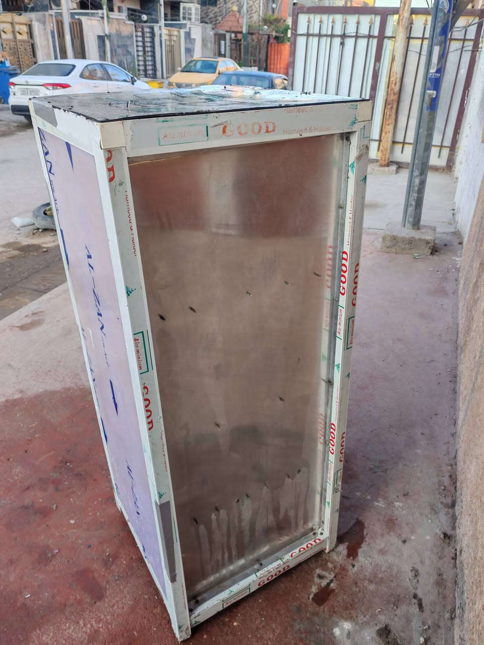 كومدي المنيوم مستخدم نضيف
بيه كسر بسيط بالصفحه موضحه بالصور

قياساته الطول ٦٠ سم و النزال ٦٠ سم

والارتفاع ١٤٦ سم مكاني بغداد الشعب

للاستفسار 👈  ***********
