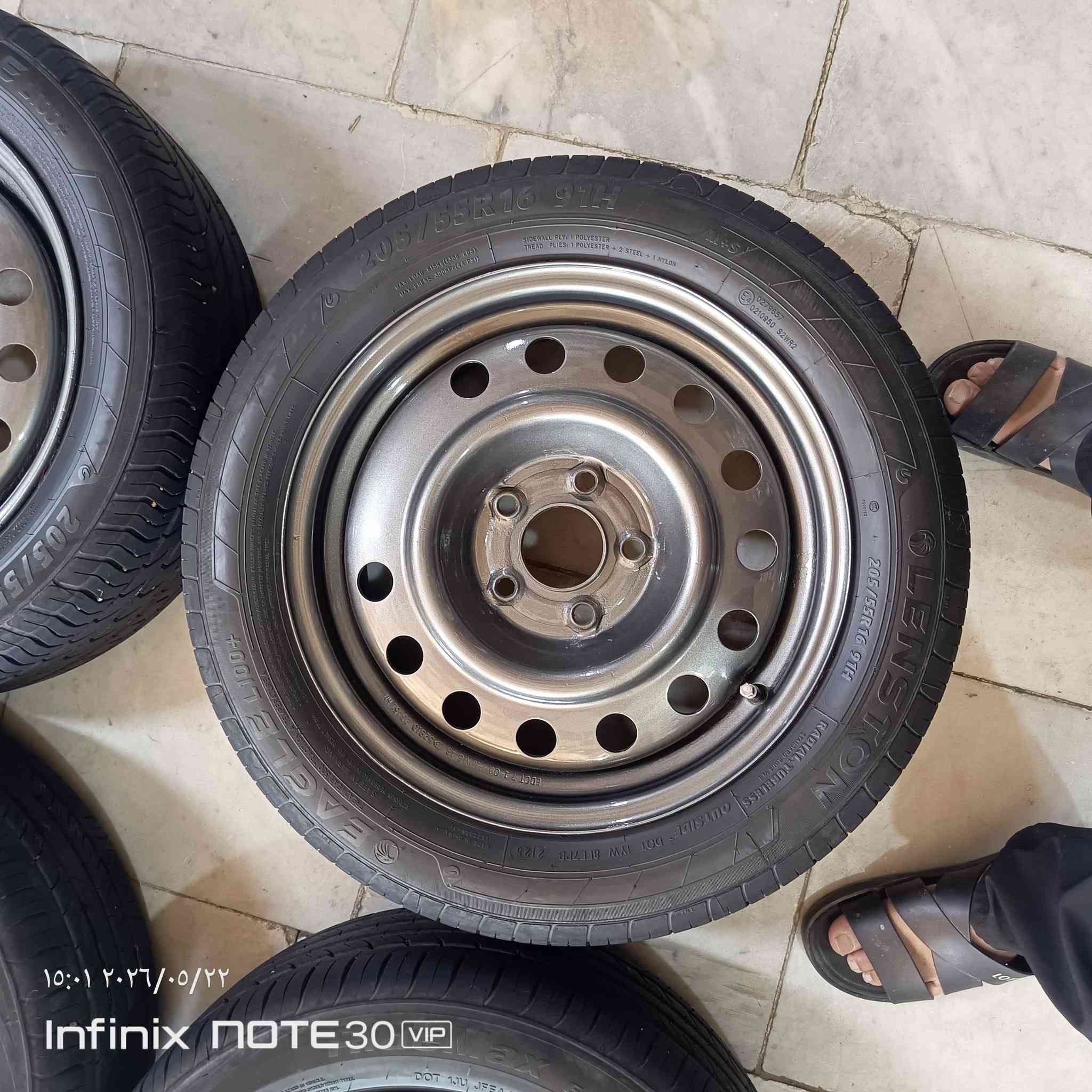 للبيع او مراوس
حجم 205/55/16 النترا فورتي سيراتو. ويل اصلي 
نقص فتحه. وبي تخم تاير اخو الجديد. السعر 250 قفل. مكاني طويريج ***********

