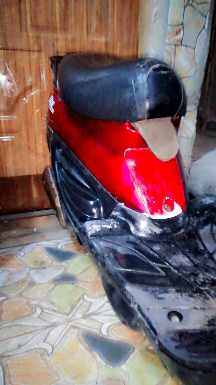 سلام عليكم دراجه تسعه زروف للبيع 180 
سلام عليكم دراجه تسعه زروف للبيع كلشي ما ناقصه دراجه بس باتري ما بيه المكينة ناعمة مابيه صوت السعر 180 وبيه مجال مكاني البصره زبير ***********
