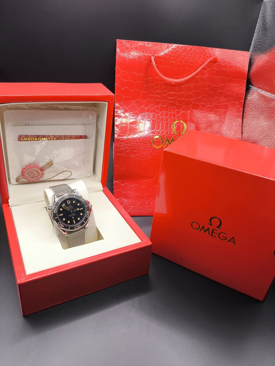 ساعة Omega جمس بوند 007//
ساعة اوتماتيك 
ضد الماء /جام زفير 
قفل بحري 
رنك دوار 
قفل تنفيس الهواء والماء 
كامل ملحقاتها علاكة بوكس تغليف البوكس كارتات ظمان 3 وشعار اوميكا ...مثل ما موضح بالصورها

سعرها 130 الف على اول تم وبالعافية ✅
سعر نهائي .الساعة ماستر اعلى فئة واقل سعر من السوك وبالعافية ⚠️
#الجميع #الكل #اشارة


**إذا كنت صاحب هذا الإعلان وتريد حذفه لأي سبب، رجاءا أرسل رسالة إلى الدعم الفني**