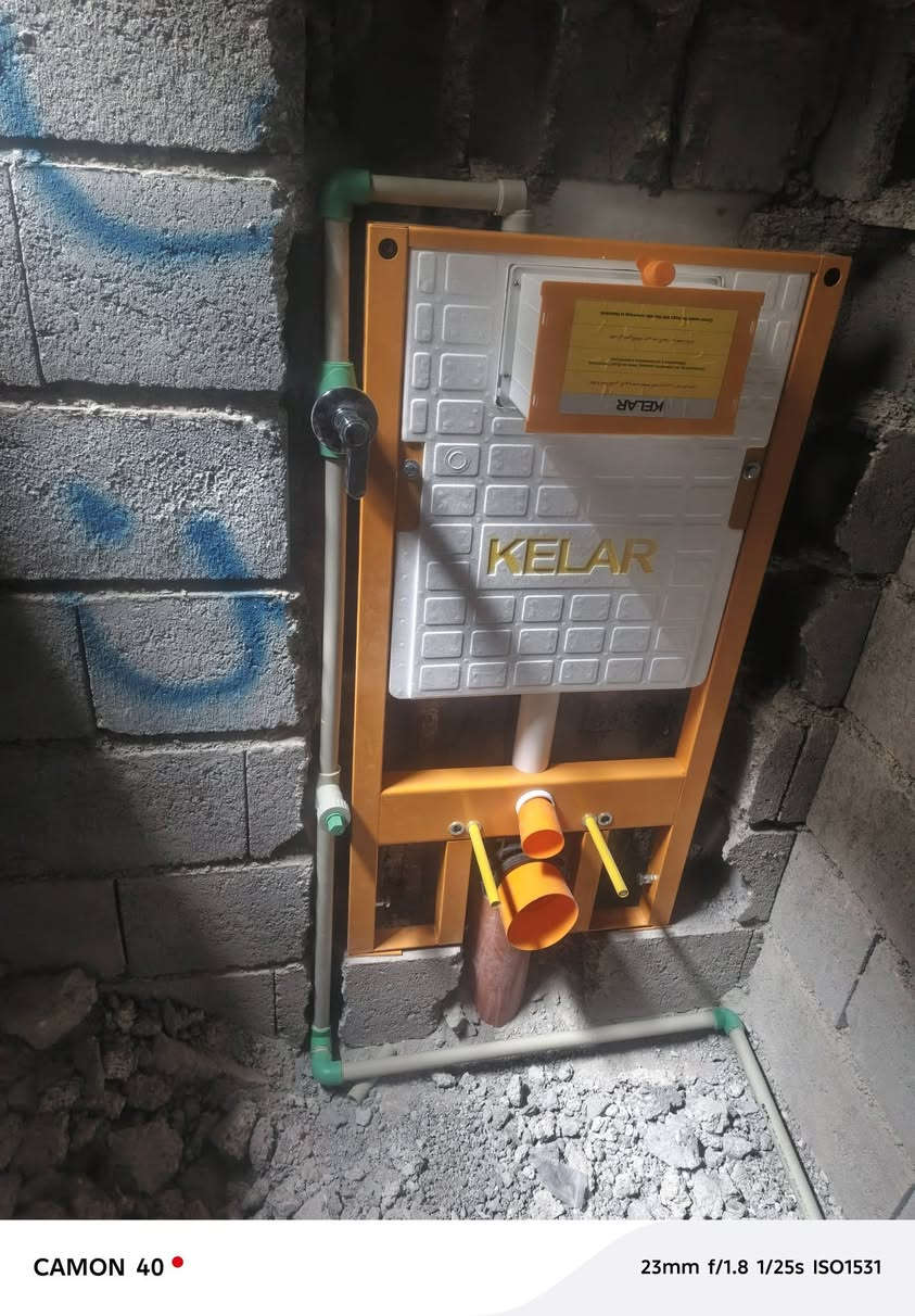 ئامادەین بۆ هەموو کارێکی ئاو و ئاوەڕۆی مالان . لەکەلار و دەوروبەری ***********
