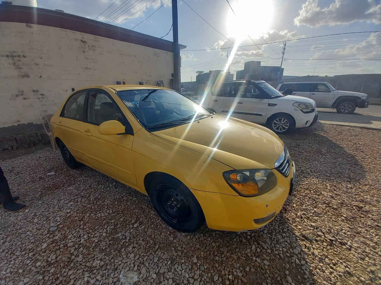 السلام عليكم 
كيا سبكترا موديل ٩ وارد أمريكي محرك 2000 حادثها باب السايق سعرها 65 ورقه وبيها مجال رقم ديالى انكليزي سنويه لل 29 مصفره هيئة بأسمي 
للتواصل  *********** عنواني نجف قظاء المشخاب
