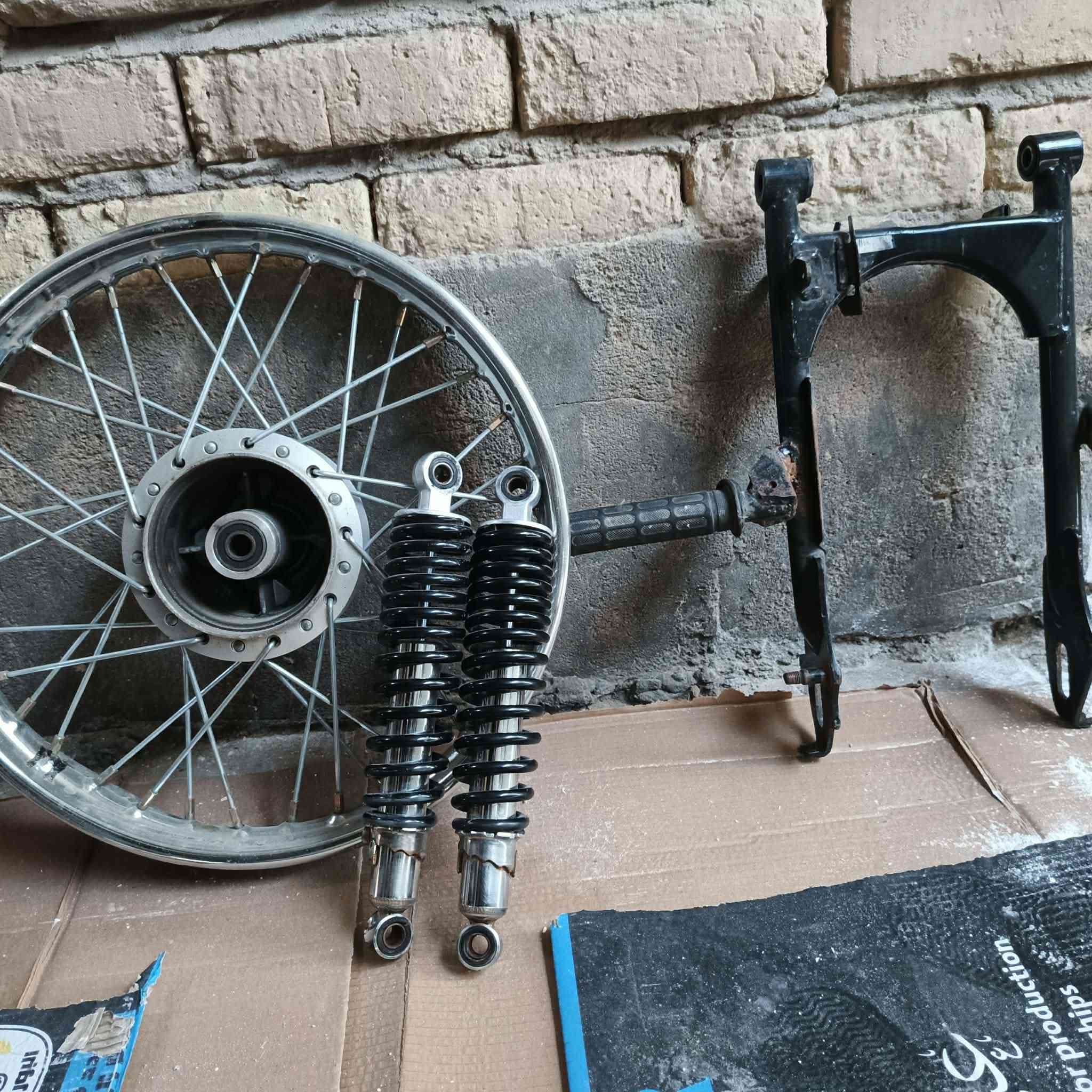 سلام عليكم شباب
غراض دراجه للبيع ويل عوزه بطيخه ابيع شلعه وحده 

***********
