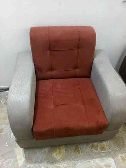 السلام عليكم تخم نظيف بي ضرر بسيط موضح بلصور المكان البياع حي التراث قرب تقاطع الربيعي ***********
