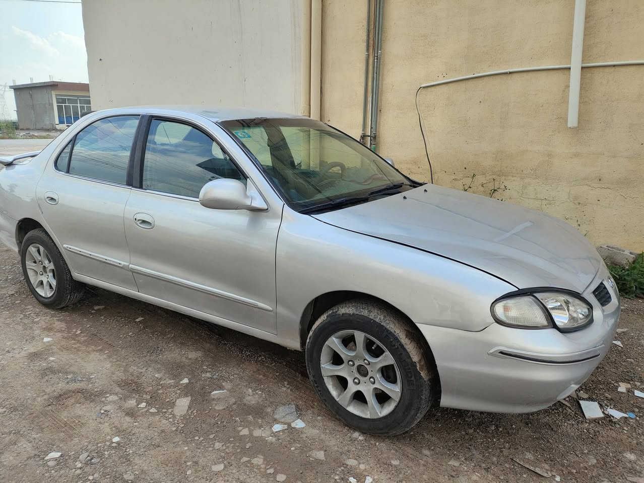 سلام عليكم
النتره موديل 2000 مكينه خير من الله هيه والكير تخم تاير صدر جديد باتري جديد السياره امعمره جديده 
رقم بغداد انكليزي 
مكاني ديالى قضاء الخالص 
السعر 45 وبيه مجال وبل خير على الياخذه مقدمه رقم مبايل ***********
