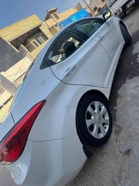 النترة خليجي  موديل 2012  محرك. 1800 دوش  ويل كب  تحكمات  شاشة  سيارة ...