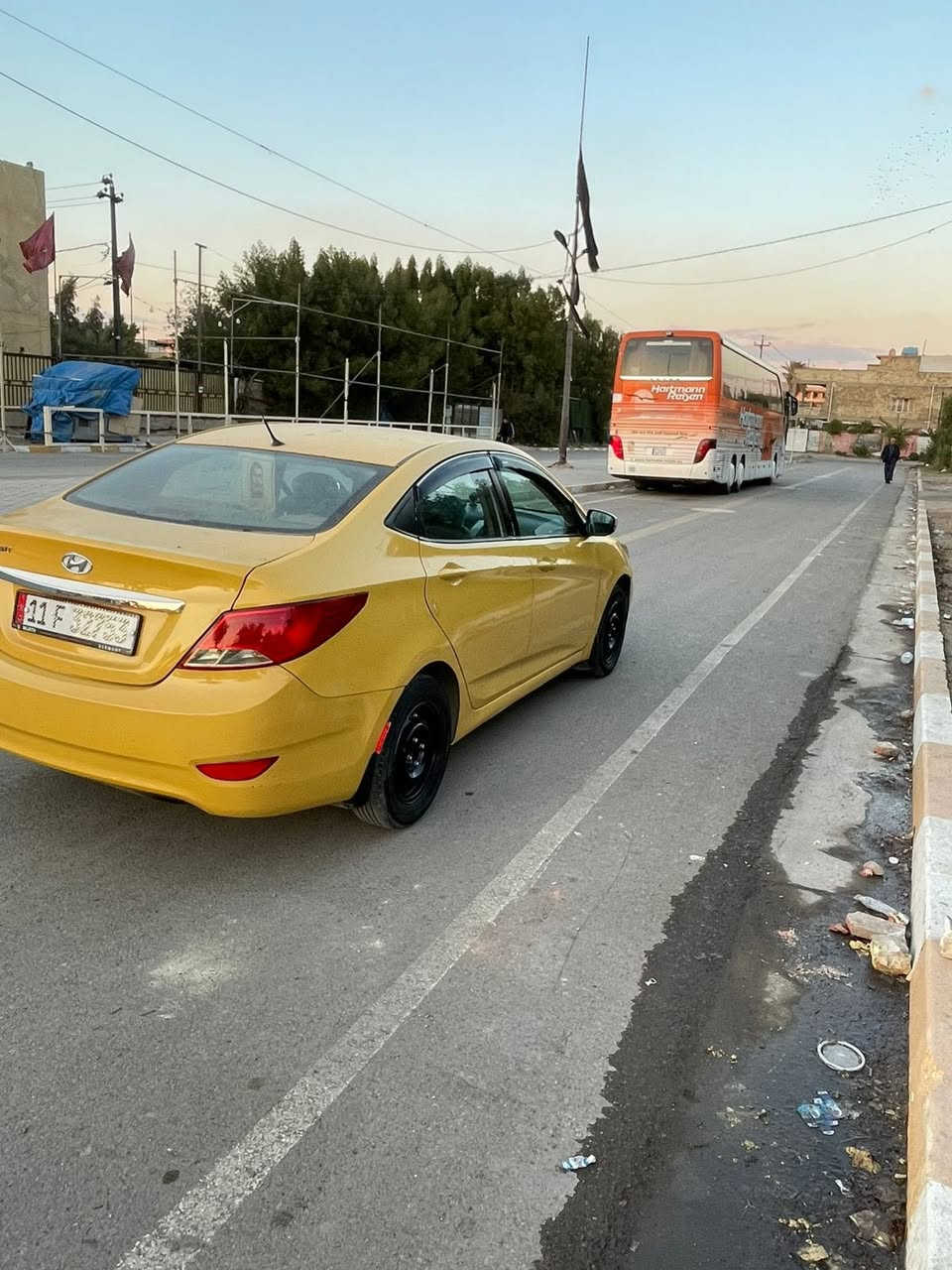 السلام عليكم 
اكسنت 2015 للبيع خليجي 
سيارة نضيفه حيل ومتعوب عليها 
بيها حادث بنيد وجاملغ مبدلات بدون دواخل 
دوشمة جديدة شاشه كامره تحكمات استيرن فول 
السياره بدون اي نقص كبل شغل وطلع ترايك وين متريد 
مكينة كير تبريد دواخل مكفول 
مكاني بغداد جديدة 

0770 623 0278
اتصال فقط بي واتساب ماجاوب خاص
