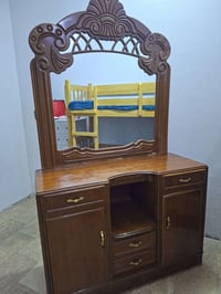 ميز • بحالة جيدة • نجف مشخاب