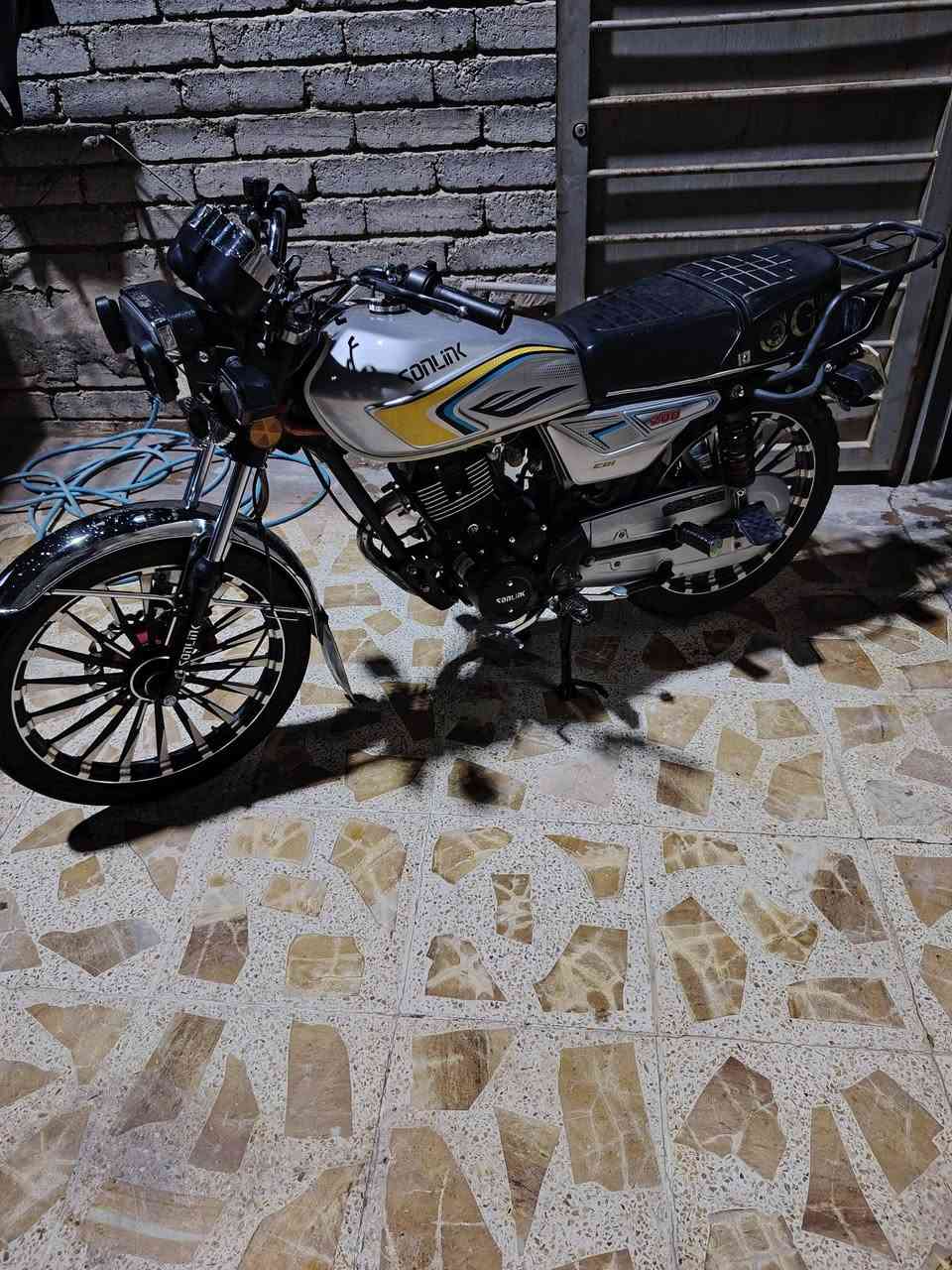 سلام عليكم دراجه سونلك 2025 نضيفه كلش محرك 200cc✈️ شلعه جدا قويه تايرات امامي وخلفي قبل اسبوع بدلتهن اخويه دراجه كامله متكامله متصرف عليهه ربع دينار سعرهه 725 وبي مجال شي قليل ***********
