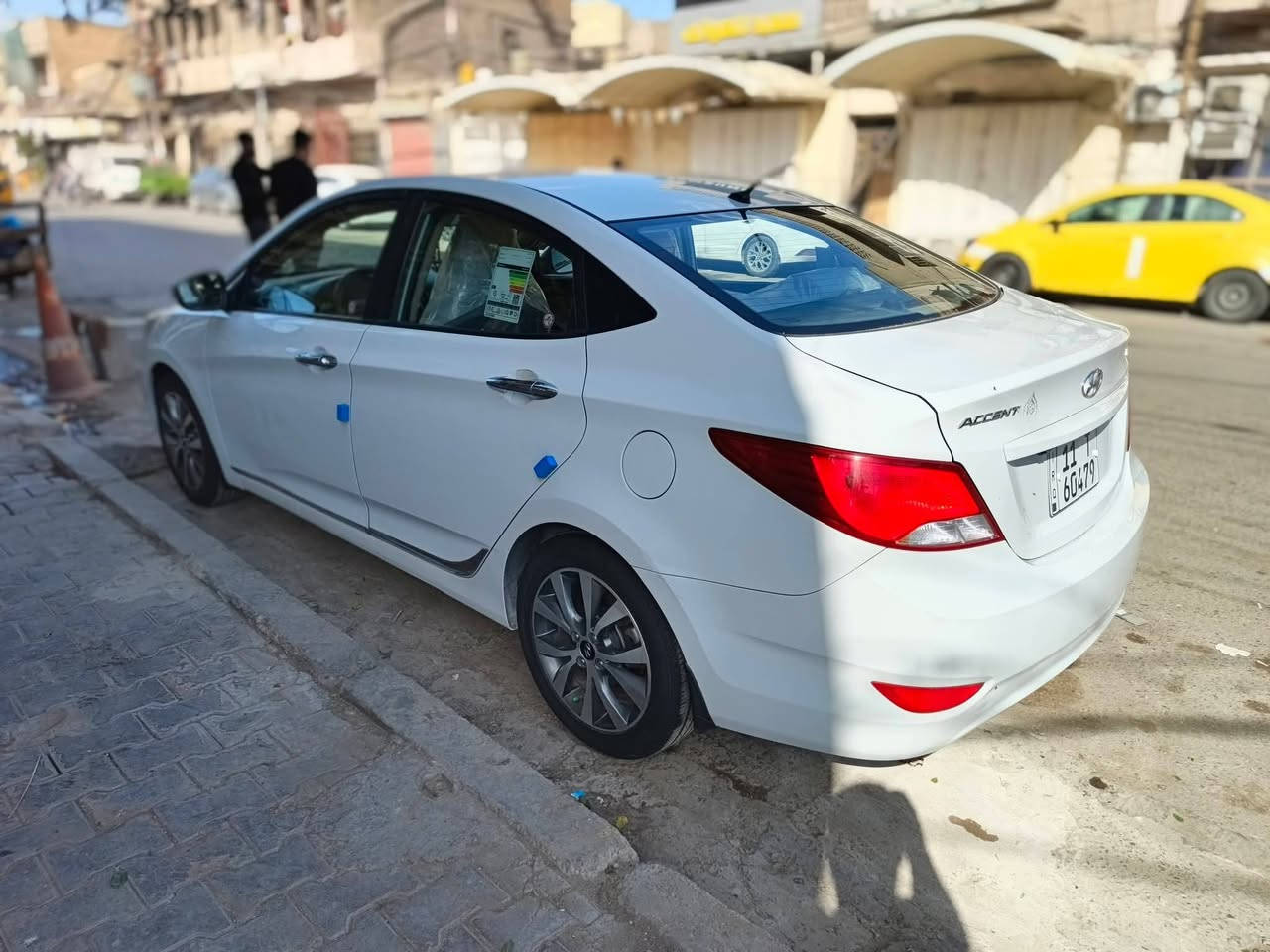 السلام عليكم للبيع فقط
اكسنت 2018 خليجي محرك 1600
فول مواصفات عدا البصمه بيها فقط شبر بلباب بارد 
رقم الهاتف ***********
سعرها 125 وبيها مجال حك الجيه
