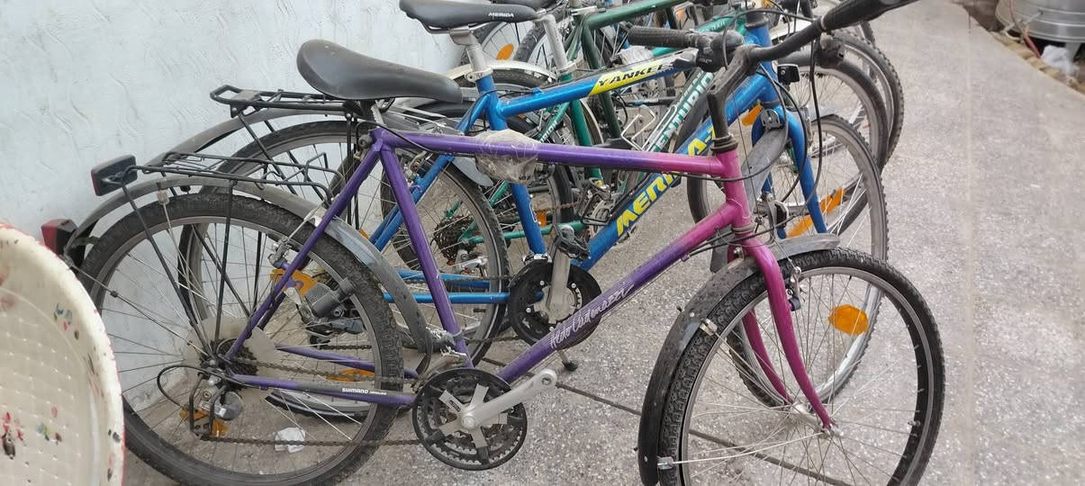 تفاصيل *********** 
عرض خاص سعر القطعه ب90 ماركات عالمية عنوان النجف الاشرف الاحجام من24 لل28
