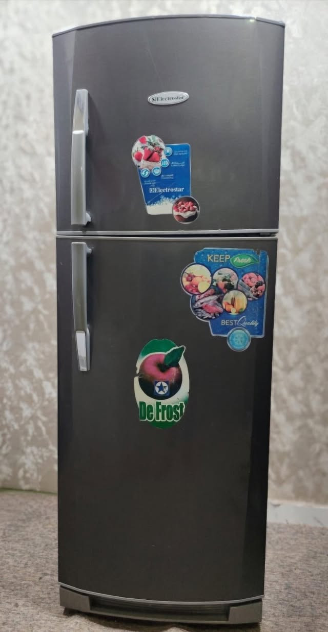 سلام عليكم
ثلاجة للبيع مستعجل
مابيها اي عطل شغالة 
السعر:250 الف
للاستفسار على هذا الرقم
***********
