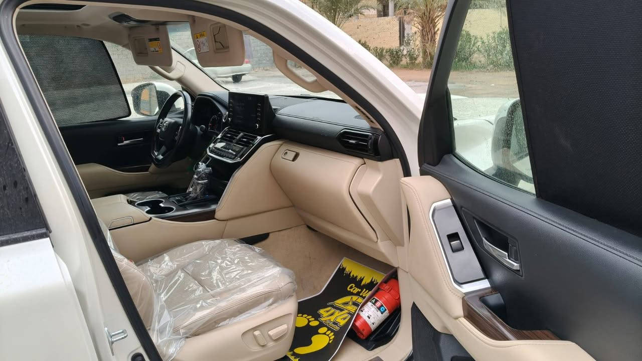 ***********
***********
لاندكروز موديل 2022 تنفس طبيعي ماشيه 38الف ساز باب اول ام ضمان فول مواصفات 3شاشات مكفوله كفاله عامه شرط لفحص السعر 610وبيه مجال
