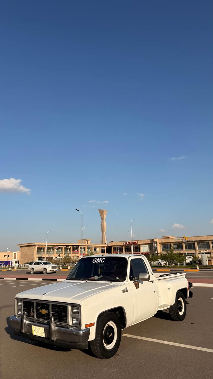 سلام عليكم يا الله للبيع   ونيت شفرليت بيكم1979رقم بغداد راعيها بل بصره تحويل ثاني يوم معمرا قبل فترا  مكينه305
كير عادي تلث نمر كير جديد مكينه بيها بدايه خيط خاليه من الضربات  حداده كهربائيات كلها تمام تخم تاير باتري جديد جاهزه السياره مكاني البصره السعر48 مجال لاستفسار ‭0773 837 7863‬ الزبير, البصرة
