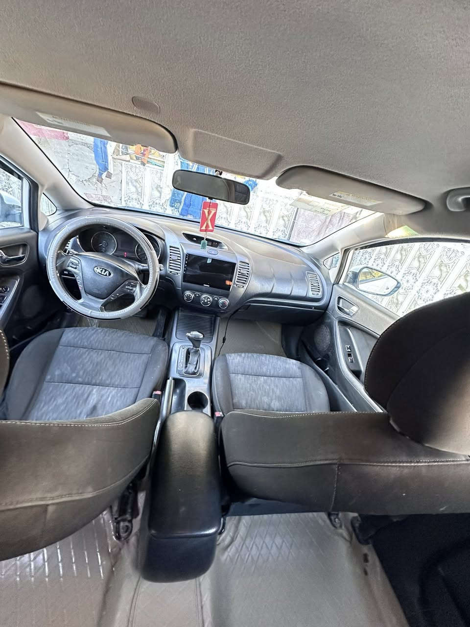 السلام عليكم فورتي للبيع موديل ١٦ رقم ذي قار امريكي حادث تبديل بنيد فقط سياره نظيفه محرك ٢٠٠٠مكفول لاتنقيص ولاتبخير  كير مكفول  صدر امامي خلفي جديد تخم تاير جديد السعر ١١٨ 
***********.  ***********
