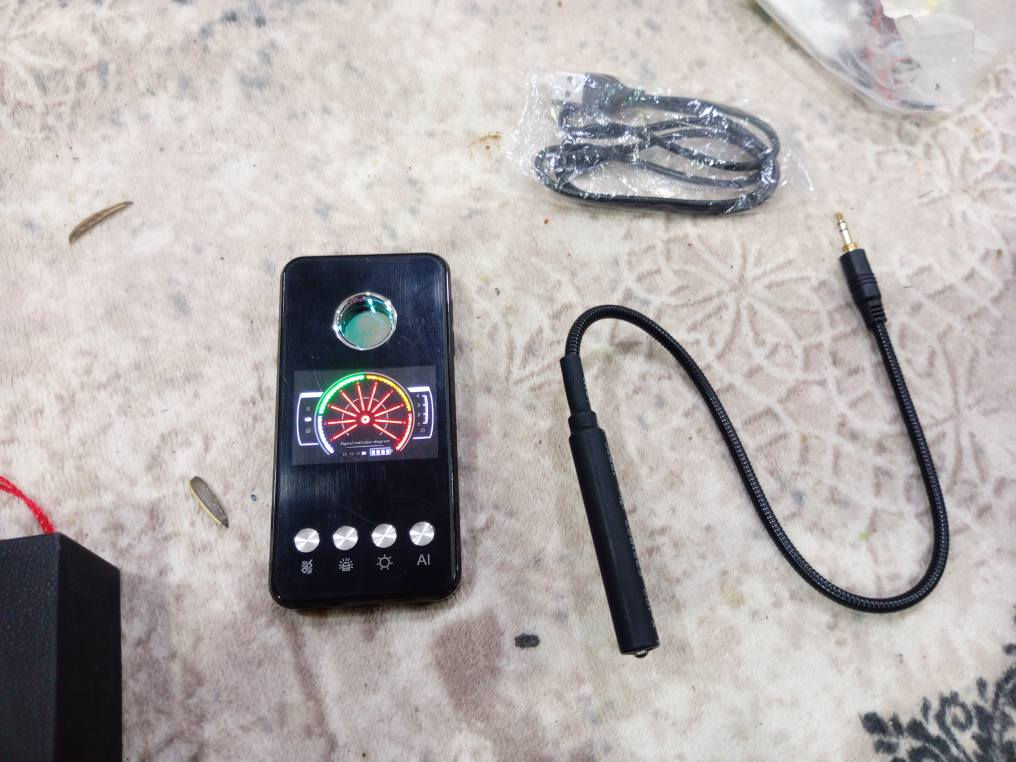 كاشف كاميرات 

جهاز كشف الاجهزة المخفية حشرات مع شاشة مضادة للتجسس كاشف ار اف ونظام تحديد المواقع العالمي لتحديد استماع لاسلكي للكشف عن الاشارات للمكتب والفنادق والمنزل والحمام من كاستويف

سعر 30 الف 
توصيل 5


**إذا كنت صاحب هذا الإعلان وتريد حذفه لأي سبب، رجاءا أرسل رسالة إلى الدعم الفني**