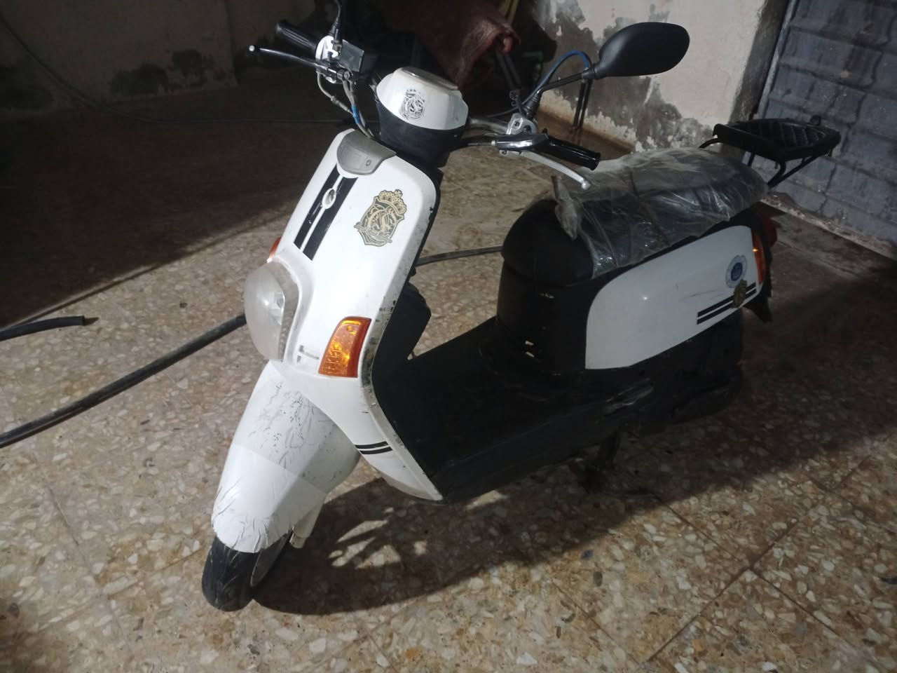 السلام عليكم ماكس بوليس للبيع او مراوس بدراجة كير بوكسر لو ايراني بيهة منفيس كاملة مكملة  ***********
