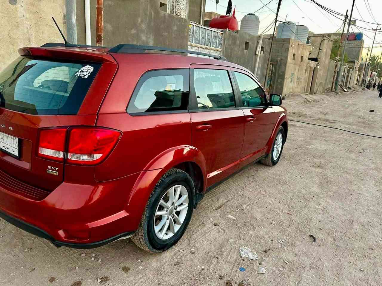 سـلام عليـكم .
جورني 2013
رقم بغداد SXT
وارد امريكي 
سونارها بل منشور 
V6
3.600
***********
مكان السياره البصره الزبير 
السعر 85
