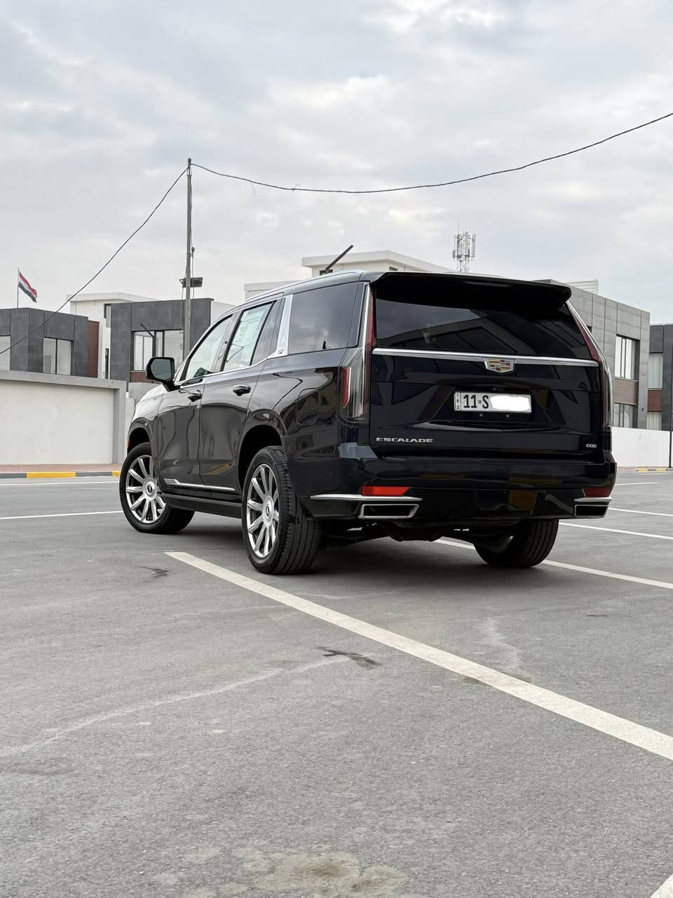 السلام عليكم
كاديلاك اسكاليد (600) 2021
وارد امريكي ضرر السياره ((دعامية امامية فقط جاملغ مفتوح فقط بيها بارد بالجاملغ الخلفي الايمن حالوب بالبنيد)) 
فول مواصفات
36 سماعة 
كشنات جلد منفصلة خزن وذاكرة ومساج وكهرباء وتدفئة وتبريد داخل ملكي اضافة الى صاج بانوراما
 بصمة
مساج بلكشنات
 كامرات عدد 5 
دوسات كهربائي وانارة LED 
مري اشارة ورادار وشفط 
صندوك ذكي وكهربائي 
ويل كب حجم 22 
جكات هواء 
قيادة ذاتية 
ستيرن شفتات وتدفئة وتبريد محرك 6200 
شباك كروم 
شاشات عدد 3  
تشغيل عن بعد شعار كديلاك ترحيب عند الاقتراب
 سايد بريك بصمة
 يدات انارة ترحيب
الباب شفط
بعد بيها هواي مواصفات
 المواصفات فول 1/1 
ماشية 80kmالف…..
(((رقم مميز)))
السعر610$ وبيها مجال بسيط
للاستفسار ***********
مكان السياره البصره
