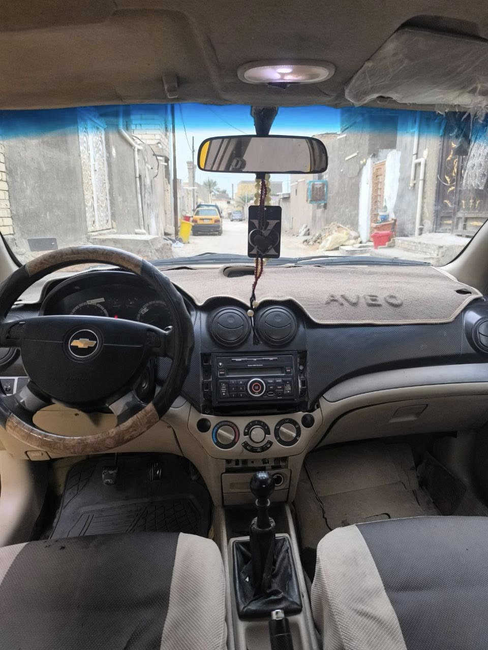 السلام عليكم سياره افيو مديل 2010وارد خليجي مكينه مفتوح سياره رقم نجف  انكليزي مامطلوبه لاهيئه ولاغرامات هزه جديده سياره نضيفه كير ومكينه جدد كهربائيات كلها شغاله حداديه نضيفه تخم تاير السياره حلوه مال جناي  السعر 40وبيها مجال مكان السياره نجف للاستفسار الاتصال 

***********
