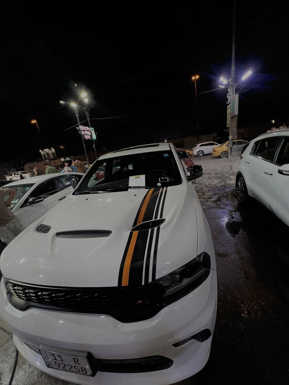 السلام عليكم
دورنگو 2023 اورنج ادشن 
R/T 5700 cc فول مواصفات 1/1
ماشية 15 الف
تبديل بيبان ثنين خلفية وجاملغ امامي بلادي نفس اللون  
بدون دواخل . 
وبدون ايرباك
السياره فول 1/1 مواصفاتها معروفة 
كشنات منفصل 
فول رادارات 
توقف ذاتي 
سيارة مناقصها شي وجاهزة من جميع النواحي 
عليها ادامة كاملة من كلشي 
رقم الشاصي :
1c4sdjct3pc601366
رقم بغداد بأسمي 
السعر 320$
***********
