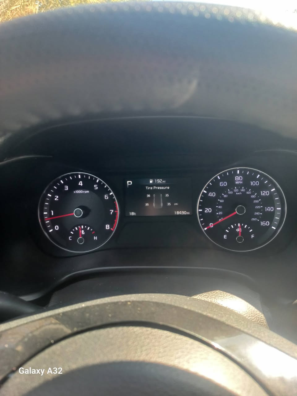 فورتي موديل ٢٠٢٤ امريكي
حادثها موضح بالصور  
ماشيه ١٨ مايل 
جيتي لاين 
مكاني قرب بسمايه
***********
