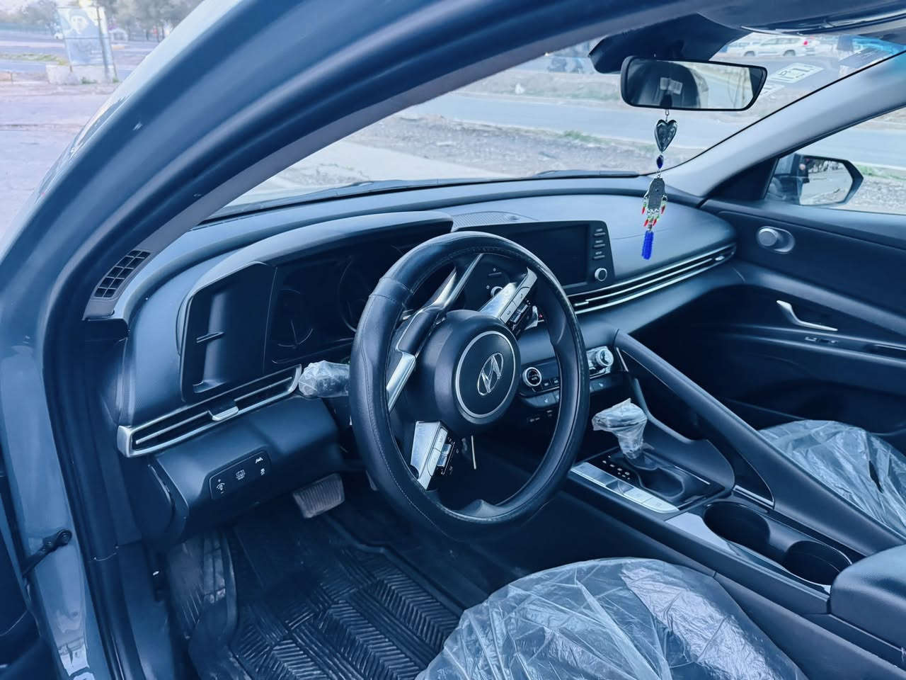 السلام عليكم
النترا هايبرد 
موديل ٢٠٢٢ 
وارد امريكي 
حادثها بنيد مبدل وربع الجاملغ صبغ 
بأسمي تحويل مباشر
ماشية ٦٠ كم
السعر ١٣٥$ وبيها مجال بسيط
بغداد البياع
***********
