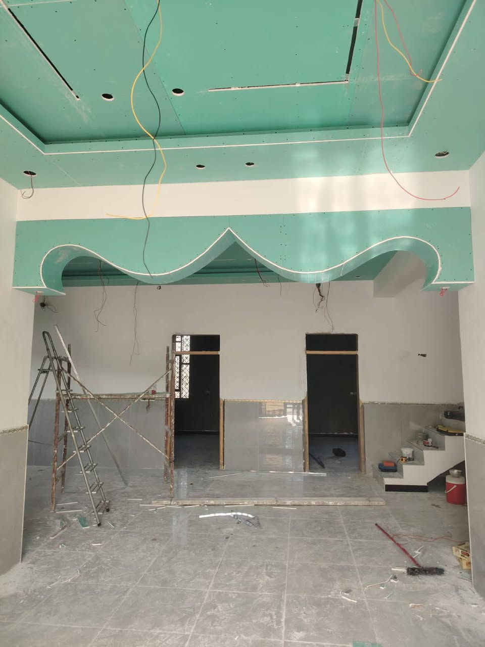 كافة أعمال الصبغ والديكورات بأسعار مناسبه ***********
