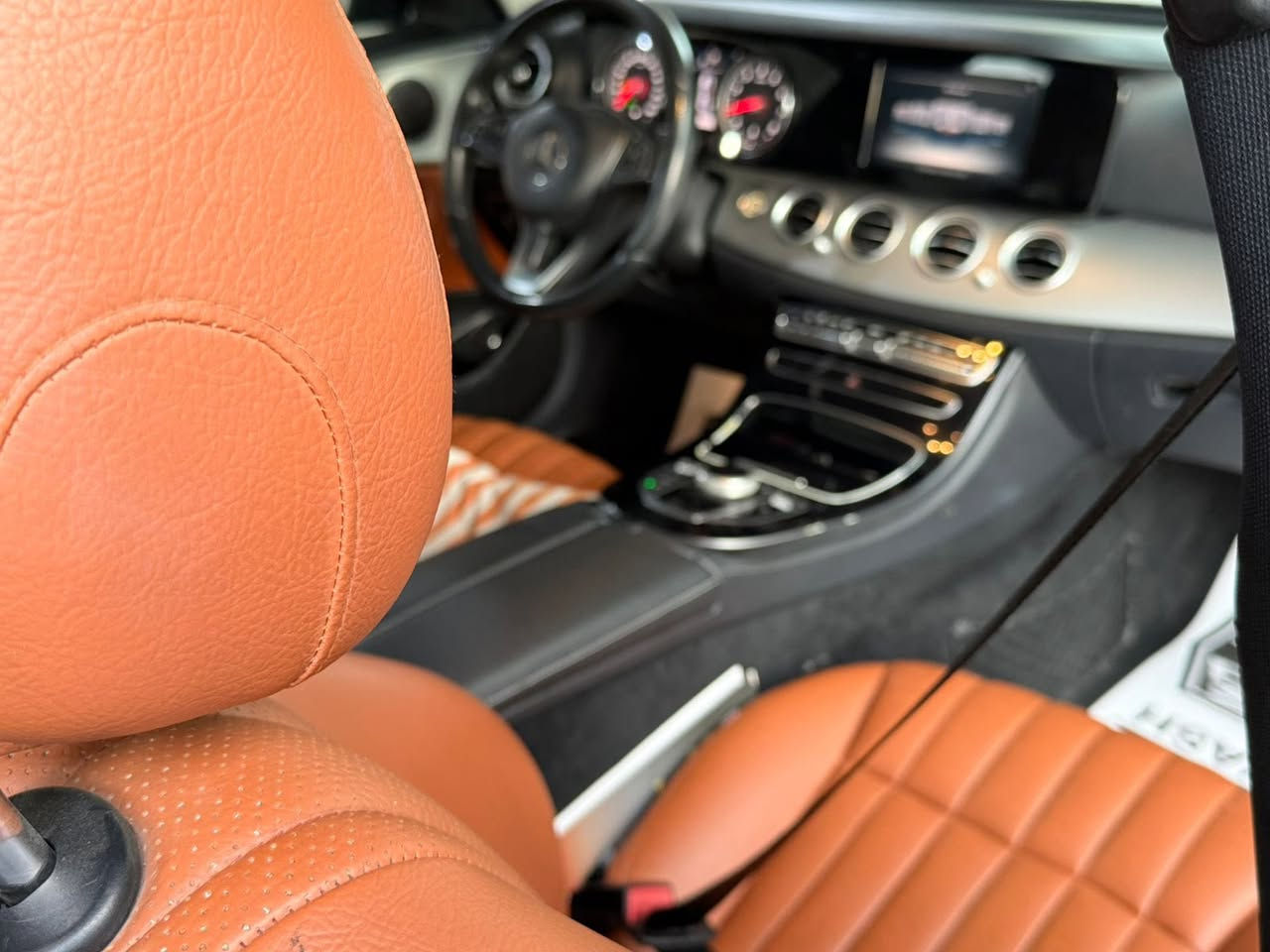 السلام عليكم
مارسيدس E200 موديل 2018 لون اسود داخل مشمشي للبيع فقط
وارد خليجي كلين بدون صبغ وحادث
رادار وحساسات
محرك 2000
ماشيه ١٦٠ كيلو
للاستفسار ***********
