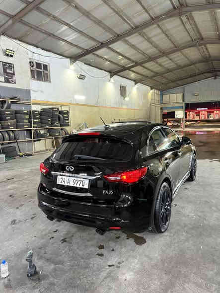 السلام عليكم
للبيع انفنتي FX موديل 2011
ماشية 180 ألف
فول مواصفات
رقم مميز 4 ارقام حرف A بالعافية ويا السيارة الي تصير من قسمته 
سنوية ورقم جديد بس هزة وثاني يوم حولها بأسمك 
عليها تخم تاير ميشلن وويل اصلي مصار شهر ونص شادهم
السيارة كفالة عامة من الحادث والصبغ
گير ومحرك كهربائيات ضمان 
بيها مكانين صغار جداً بارد 
موجود الفحص 
بيها رصعة بالتكمة (مملعوب بيها) ومبينة بالصور
تقرير كارفاكس موجود بدون أي حادث
كلين تايتل
السيارة على إيدي ومعتنى بيها
نظيفة جداً وحتى غرفتها نظيفة 
جاهزة للفحص وين متحب 
السعر 130$ بيها مجال بسيط ومراوس حسب القناعة 
*********** أربيل
