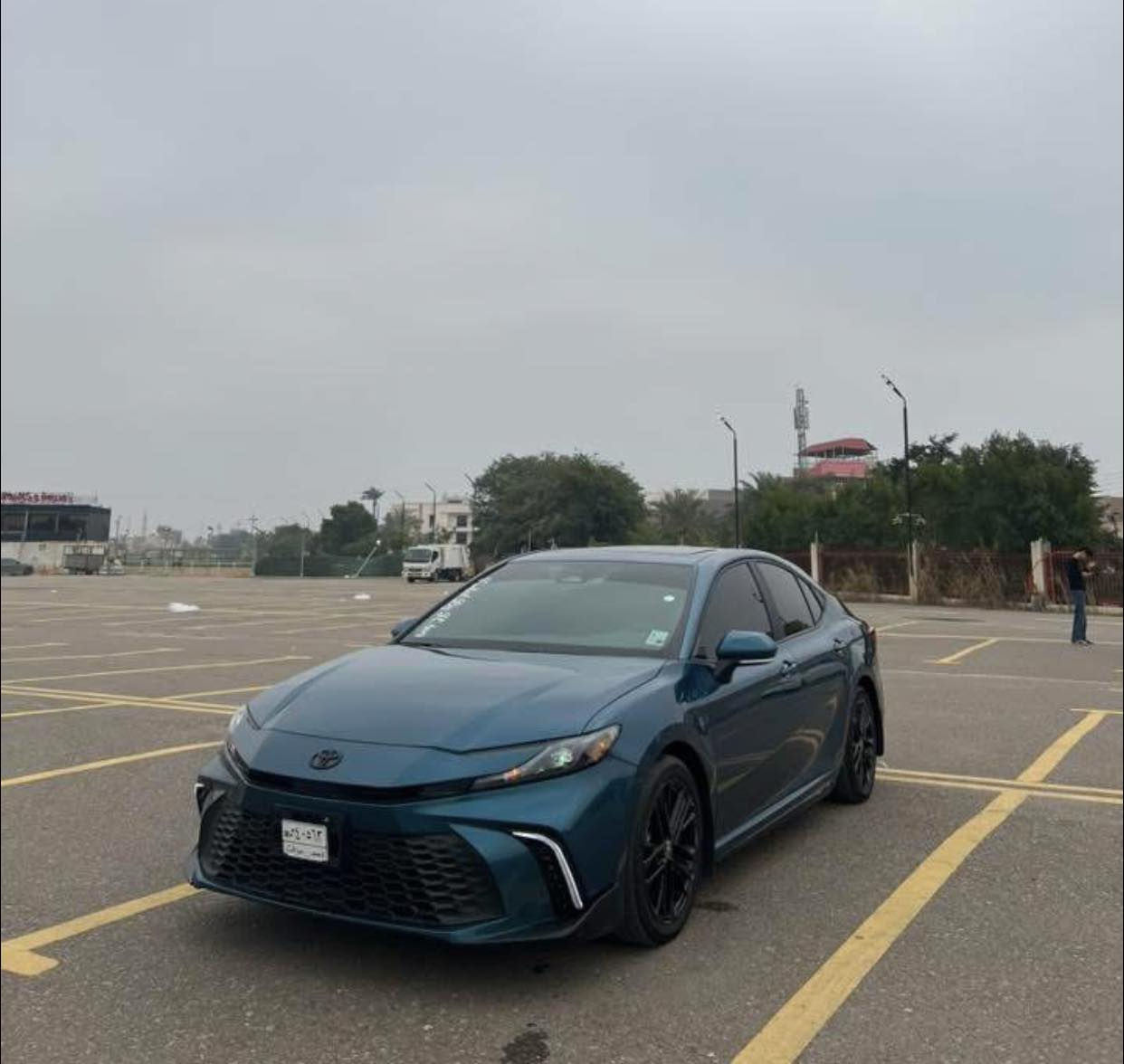 🚗 تويوتا كامري 2025 – SE Black / شكل رياضي
🔥 سيارة مواصفات راقية والسعر تنافسي جداً!

المواصفات:
 • نسخة SE Black الرياضية
 • لون خارجي مميز وشكل هجومي
 • داخلية نظيفة جداً
 • شاشة كبيرة
 • فتحة سقف
 • جنوط سوداء رياضية
 • LED بالكامل
 • بصمة تشغيل + دخول ذكي
 • رادار / كروز ذكي / سيستم أمان Toyota Safety

الحادث:
السيارة صار بيها فقط:
 • صبغ حافة البنيد
 • الجاملغ الأمامي
الجاملغ الخلفي رجع بارد بدون اي صبغ 

السعر: 💰 24.500:

📞 للاستفسار:
***********
او زيارة موقع شركة الناجح العالميه بغداد حي الجامعه نفق الشرطه مقابيل مختبر الرازي
