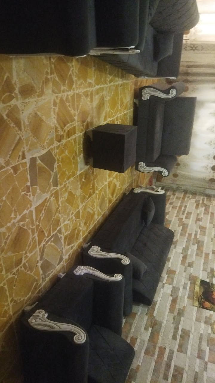 تخم للبيع ماصالي هوية من ماخذتة سعر ٢٥٠ السحب يشتري يتصل على هذا الرقم*********** سبب البيع محتاجة طبيب
