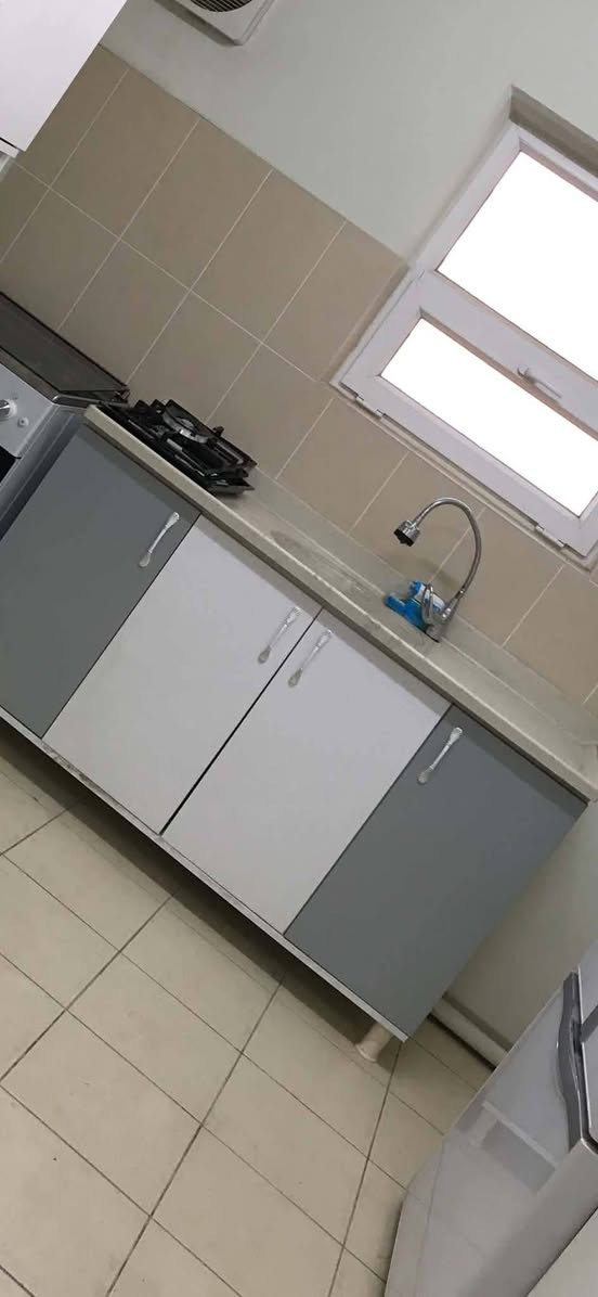للبيع
كاونتر 3 قطع نظيف جداً سعره خاص او واتساب 
العنوان بسمايه ***********
